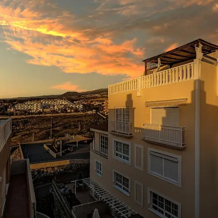 Ocean View 2bdr. Triplex * 칼라오살바헤