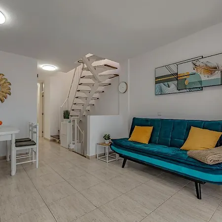 Ocean View 2bdr. Triplex 칼라오살바헤