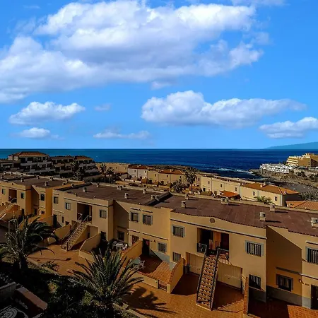 Ocean View 2bdr. Triplex 칼라오살바헤